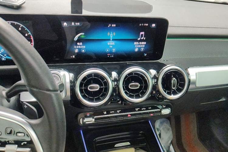 Used Mercedes-Benz GLB 2020 GLB 180 Dynamic Edition Audio And AC Panel