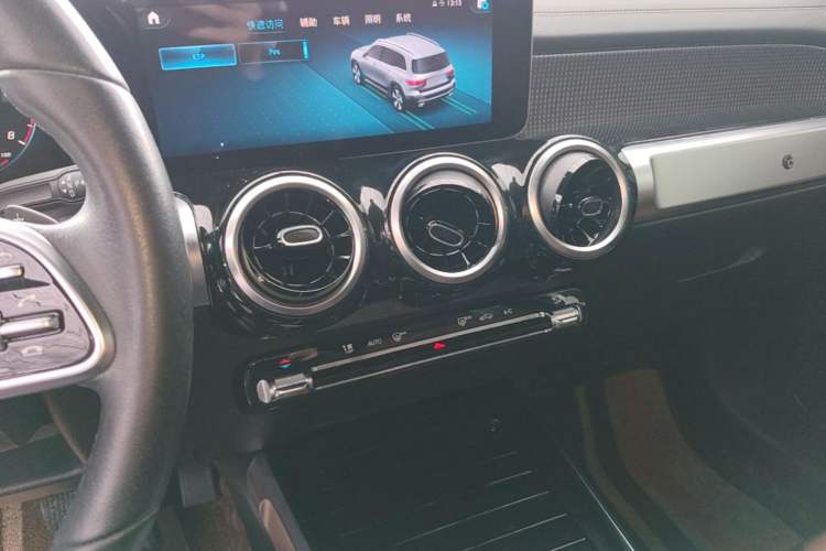 Used Mercedes-Benz GLB 2020 GLB 200 Dynamic Edition Audio And AC Panel