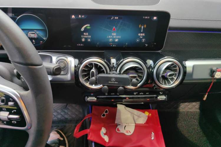 Used Mercedes-Benz GLB 2020 Updated GLB 200 Dynamic Edition Audio And AC Panel