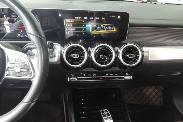 Used Mercedes-Benz GLB 2020 GLB 200 Dynamic Edition Audio And AC Panel