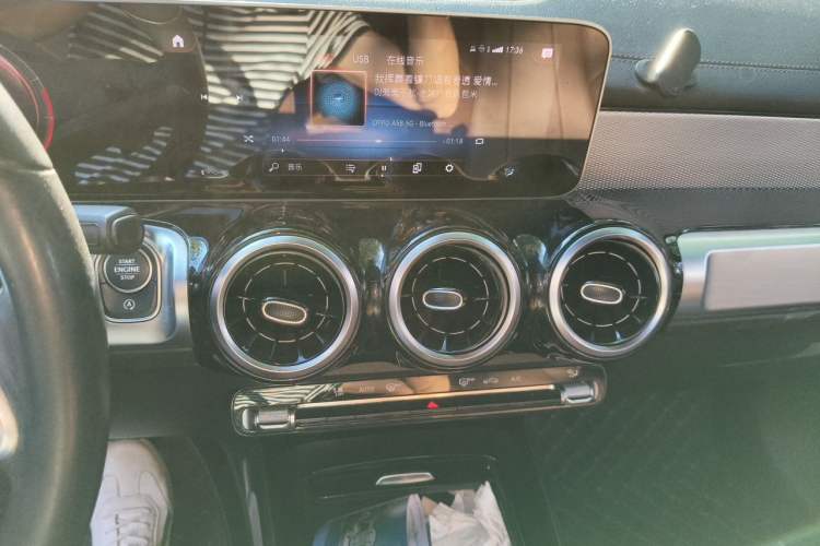 Used Mercedes-Benz GLB 2020 GLB 180 Dynamic Edition Audio And AC Panel