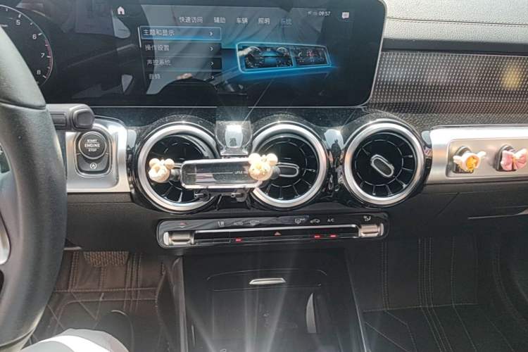 Used Mercedes-Benz GLB 2020 GLB 200 Dynamic Edition Audio And AC Panel