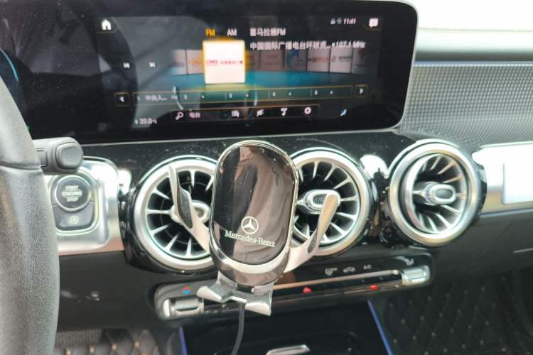Used Mercedes-Benz GLB 2020 GLB 200 Stylish Edition Audio And AC Panel