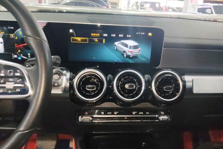 Used Mercedes-Benz GLB 2020 GLB 200 Dynamic Edition Audio And AC Panel