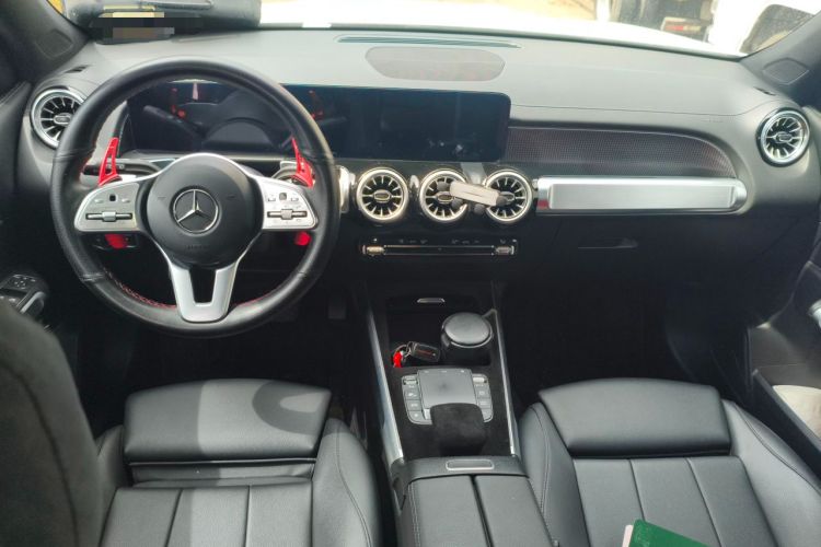 Used Mercedes-Benz GLB 2020 Updated GLB 200 Dynamic Edition Center Console