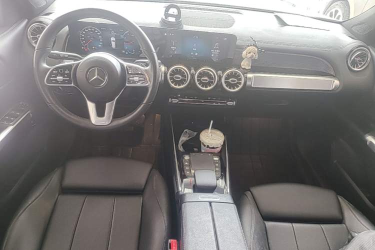 Used Mercedes-Benz GLB 2020 Updated GLB 200 Dynamic Edition Center Console