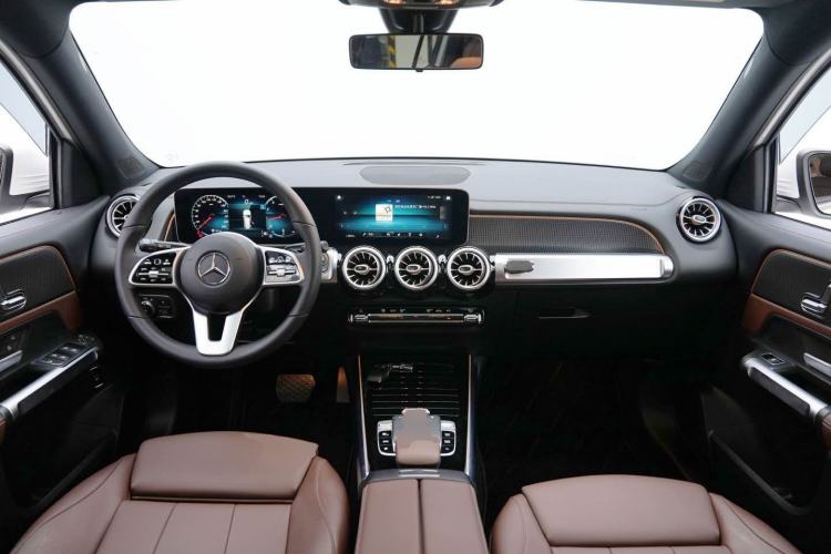 Used Mercedes-Benz GLB 2020 GLB 200 Stylish Edition Center Console