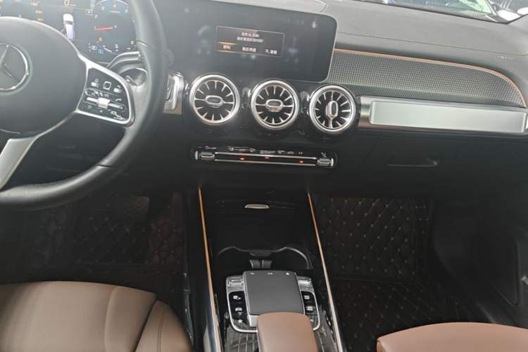 Used Mercedes-Benz GLB 2020 GLB 200 Stylish Edition Center Console