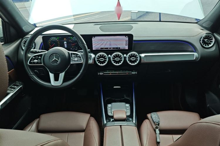 Used Mercedes-Benz GLB 2020 Facelift GLB 200 Fashion Edition Center Console