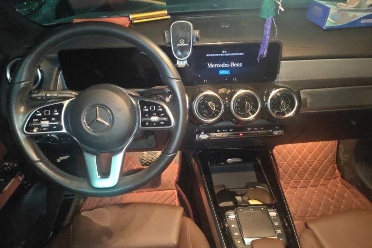 Used Mercedes-Benz GLB 2020 GLB 180 Fashion Model Center Console