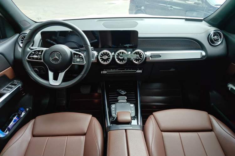 Used Mercedes-Benz GLB 2020 Facelift GLB 200 Fashion Edition Center Console