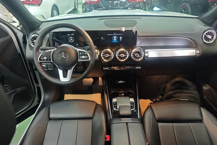 Used Mercedes-Benz GLB 2020 GLB 200 Stylish Edition Center Console