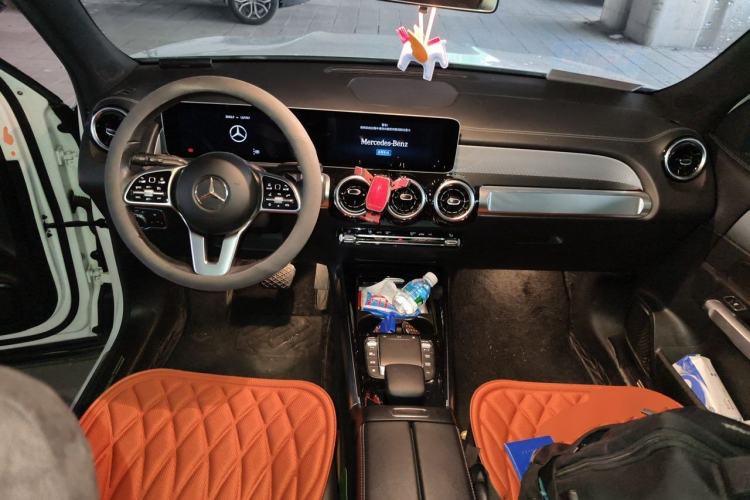 Used Mercedes-Benz GLB 2020 GLB 180 Fashion Model Center Console