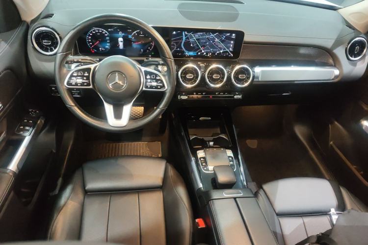 Used Mercedes-Benz GLB 2020 GLB 200 Dynamic Edition Center Console