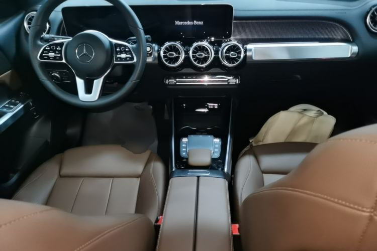 Used Mercedes-Benz GLB 2020 Facelift GLB 200 Fashion Edition Center Console