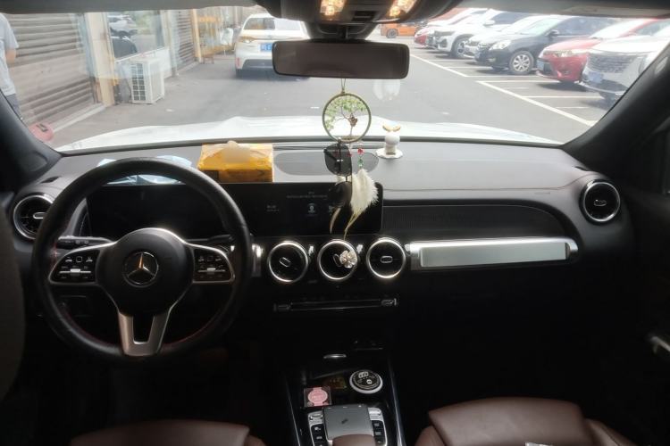 Used Mercedes-Benz GLB 2020 GLB 200 Dynamic Edition Center Console