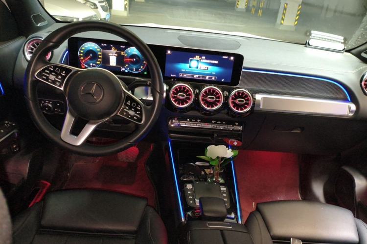 Used Mercedes-Benz GLB 2020 Facelift GLB 200 Fashion Edition Center Console