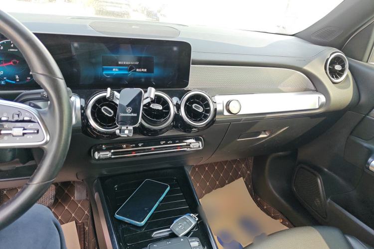 Used Mercedes-Benz GLB 2020 GLB 180 Dynamic Edition Center Console