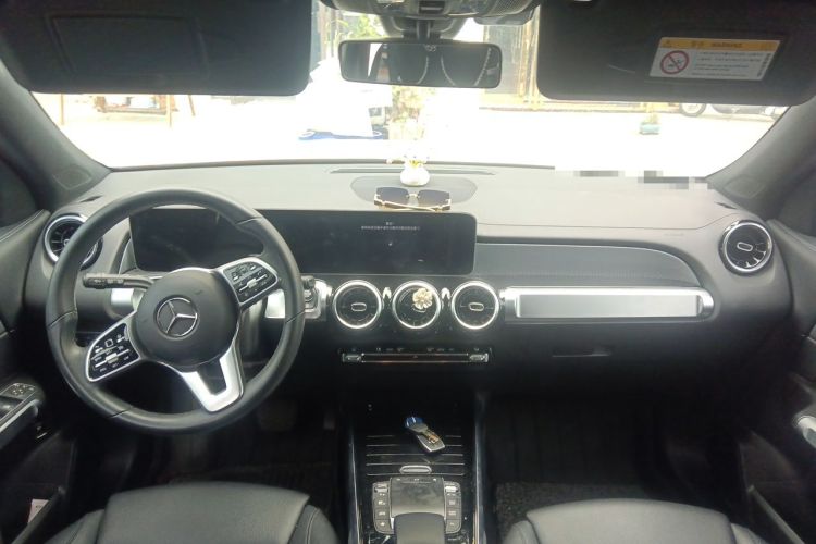 Used Mercedes-Benz GLB 2020 GLB 180 Fashion Model Center Console