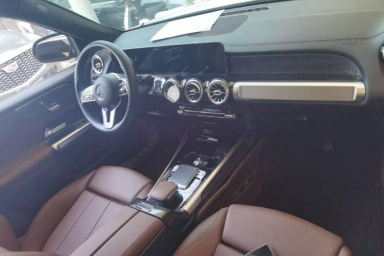 Used Mercedes-Benz GLB 2020 GLB 200 Stylish Edition Center Console