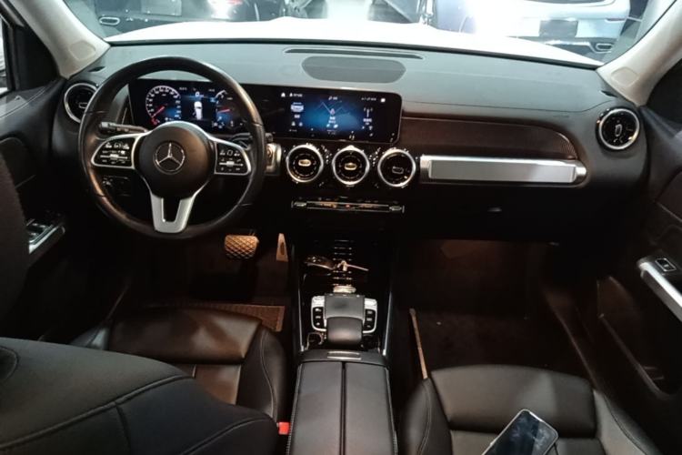 Used Mercedes-Benz GLB 2020 GLB 200 Dynamic Edition Center Console