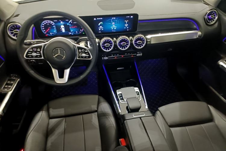 Used Mercedes-Benz GLB 2020 GLB 200 Stylish Edition Center Console
