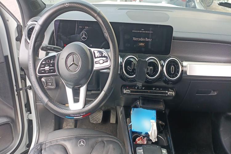Used Mercedes-Benz GLB 2020 GLB 200 Dynamic Edition Center Console