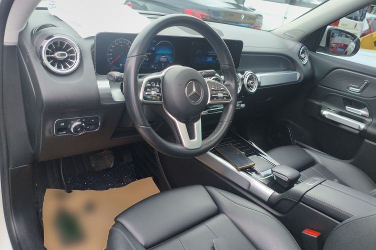 Used Mercedes-Benz GLB 2020 GLB 200 Stylish Edition Center Console