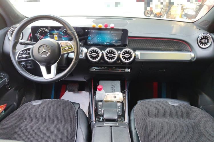 Used Mercedes-Benz GLB 2020 Facelift GLB 200 Fashion Edition Center Console