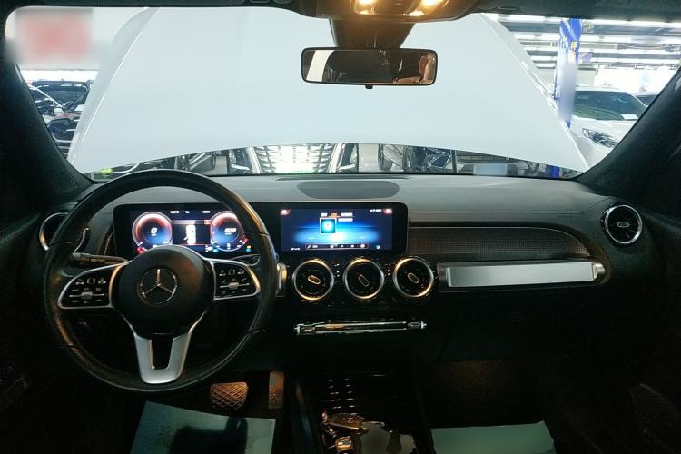 Used Mercedes-Benz GLB 2020 GLB 200 Dynamic Edition Center Console