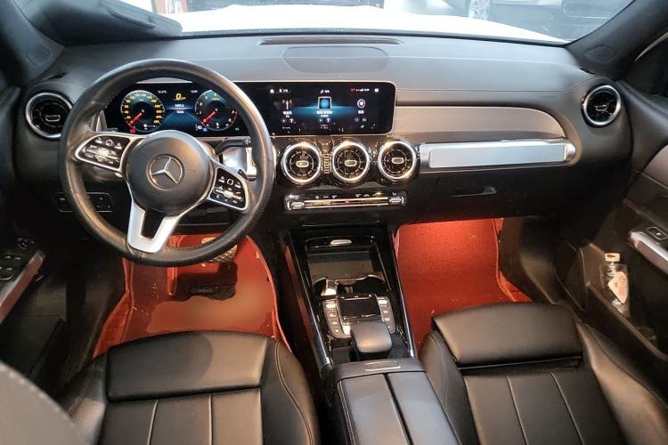Used Mercedes-Benz GLB 2020 GLB 180 Fashion Model Center Console