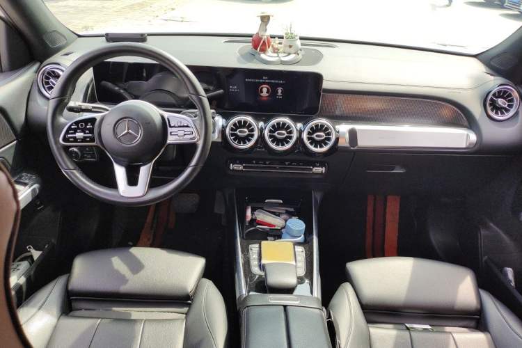 Used Mercedes-Benz GLB 2020 Updated GLB 200 Dynamic Edition Center Console