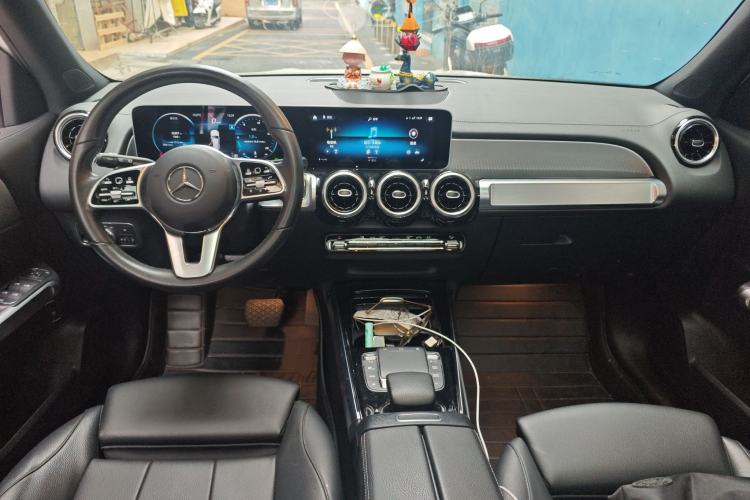 Used Mercedes-Benz GLB 2020 GLB 180 Dynamic Edition Center Console