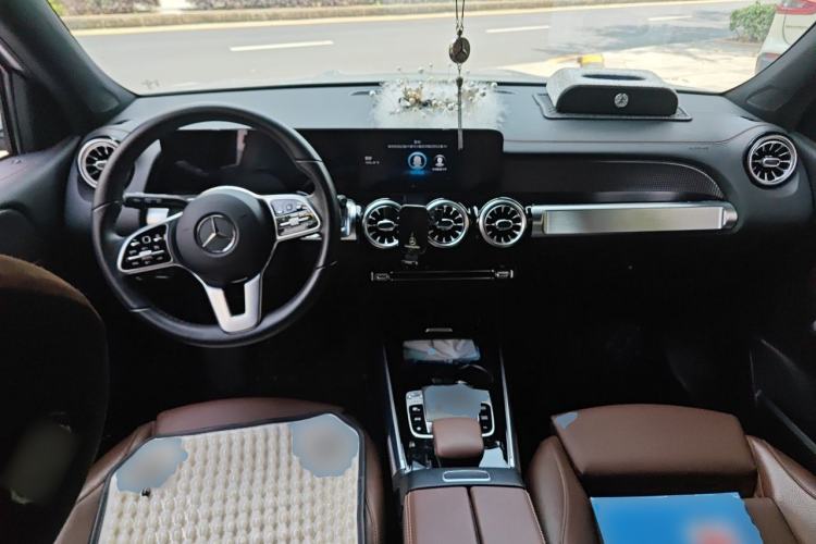 Used Mercedes-Benz GLB 2020 GLB 200 Dynamic Edition Center Console