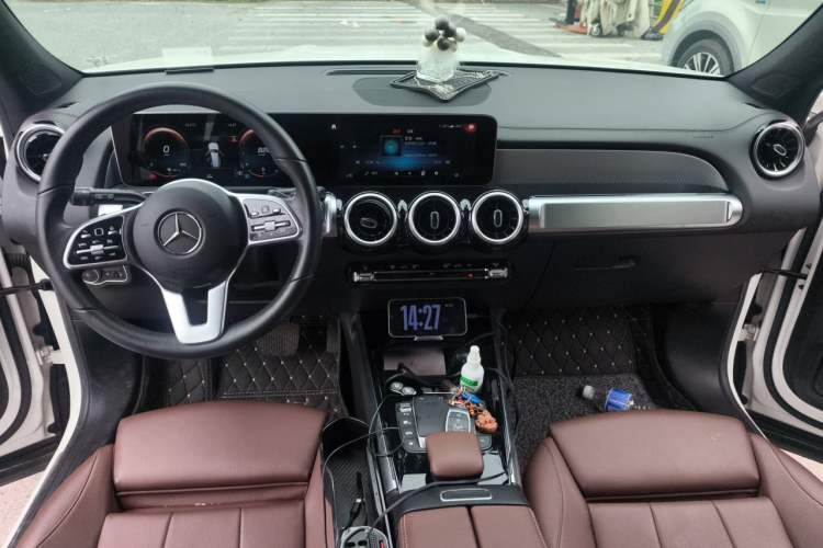 Used Mercedes-Benz GLB 2020 GLB 180 Fashion Model Center Console