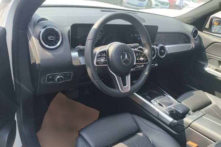 Used Mercedes-Benz GLB 2020 GLB 200 Dynamic Edition Center Console