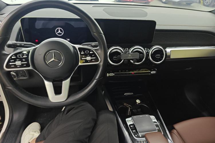 Used Mercedes-Benz GLB 2020 GLB 200 Dynamic Edition Center Console