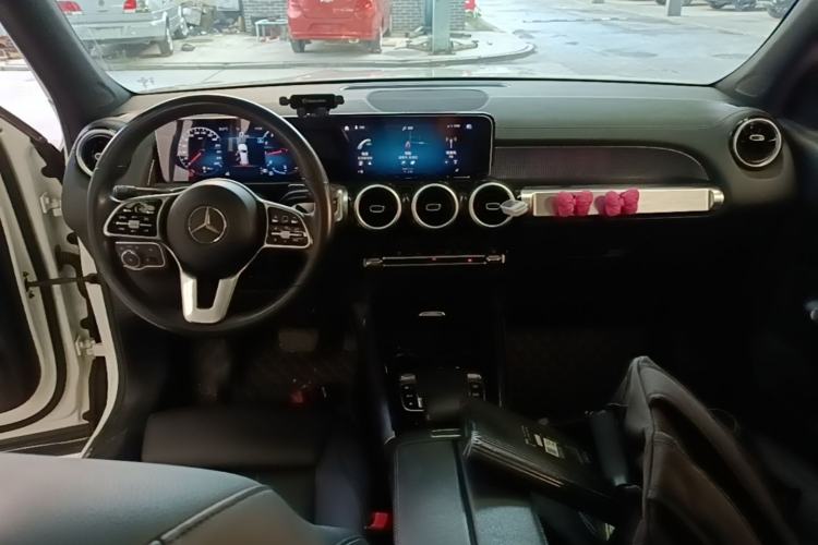 Used Mercedes-Benz GLB 2020 GLB 200 Dynamic Edition Center Console