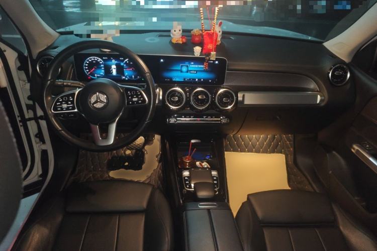 Used Mercedes-Benz GLB 2020 GLB 200 Dynamic Edition Center Console