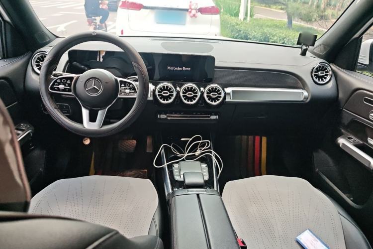 Used Mercedes-Benz GLB 2020 Facelift GLB 200 Fashion Edition Center Console