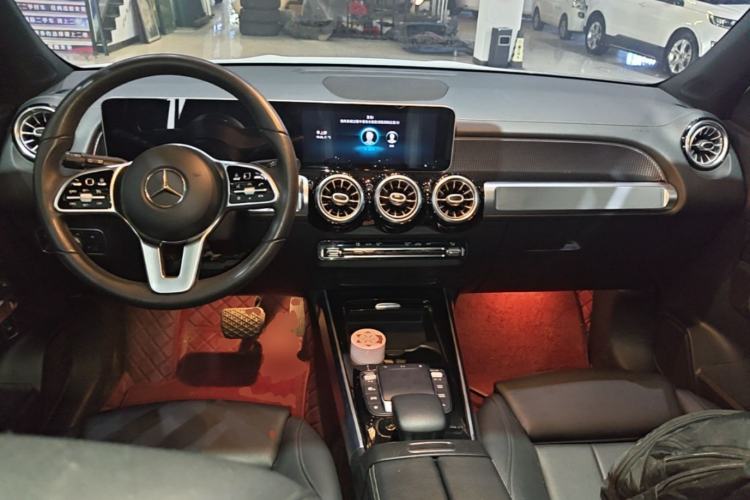 Used Mercedes-Benz GLB 2020 Updated GLB 200 Dynamic Edition Center Console