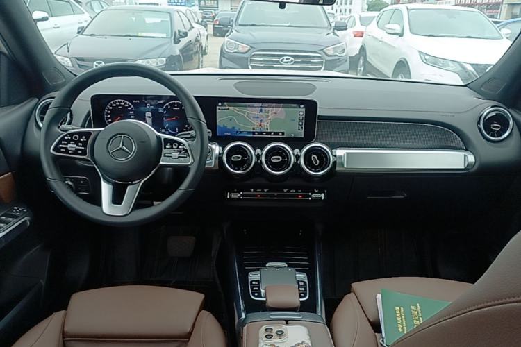 Used Mercedes-Benz GLB 2020 GLB 200 Dynamic Edition Center Console