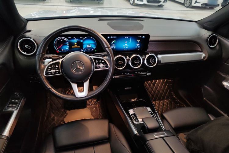 Used Mercedes-Benz GLB 2020 GLB 200 Dynamic Edition Center Console