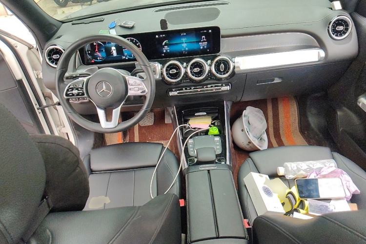 Used Mercedes-Benz GLB 2020 GLB 180 Dynamic Edition Center Console