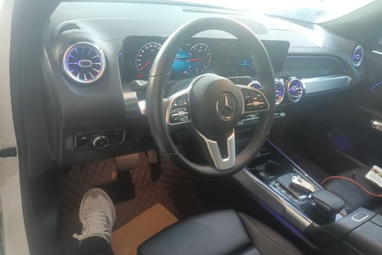 Used Mercedes-Benz GLB 2020 Facelift GLB 200 Fashion Edition Center Console