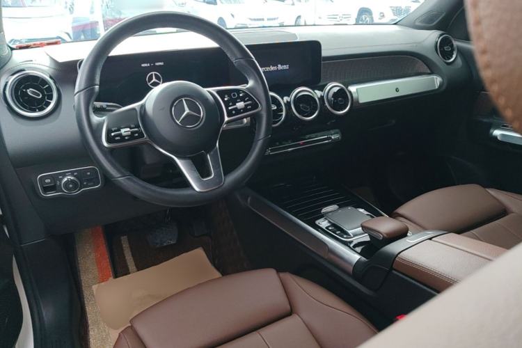 Used Mercedes-Benz GLB 2020 GLB 200 Dynamic Edition Center Console