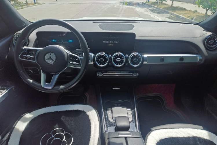 Used Mercedes-Benz GLB 2020 Updated GLB 200 Dynamic Edition Center Console