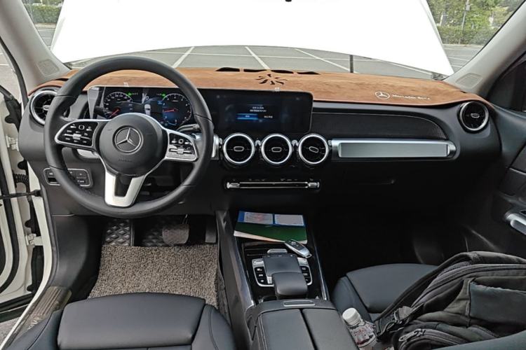 Used Mercedes-Benz GLB 2020 GLB 200 Dynamic Edition Center Console