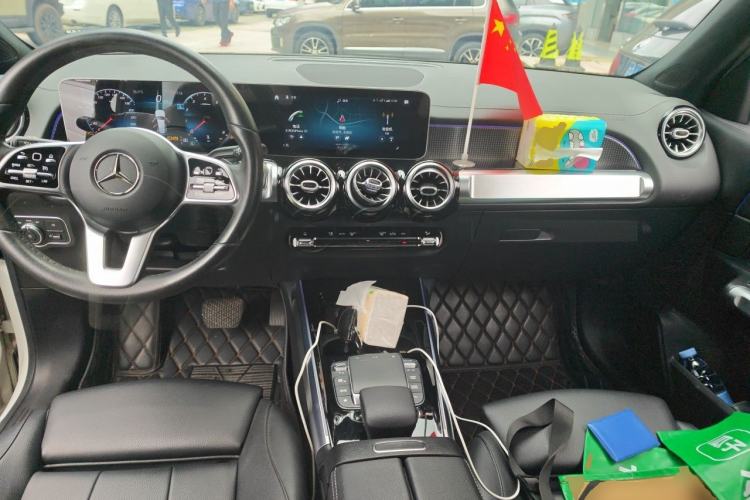 Used Mercedes-Benz GLB 2020 Facelift GLB 200 Fashion Edition Center Console