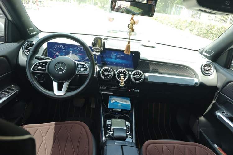 Used Mercedes-Benz GLB 2020 Facelift GLB 200 Fashion Edition Center Console
